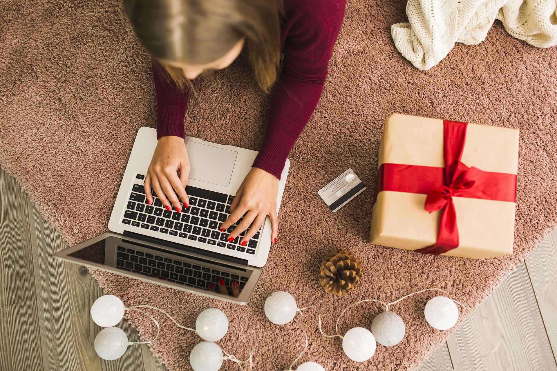 Online-Einkauf im Endjahresgeschäft