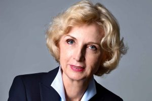 Expertin sagt «industrielles KI-Zeitalter» voraus Expertin sagt "industrielles KI-Zeitalter" voraus | Jane Enny van Lambalgen, CEO von Planet Industrial Excellence