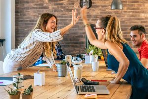 Lachen im Job: 6 starke Gründe für mehr Humor Lachen im Job: 6 starke Gründe für mehr Humor