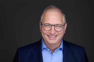 KI: Angreifer und Verteidiger – Cyberabwehr neu gedacht KI: Angreifer und Verteidiger – Cyberabwehr neu gedacht | Thomas Kress, IT-Sicherheitsexperte