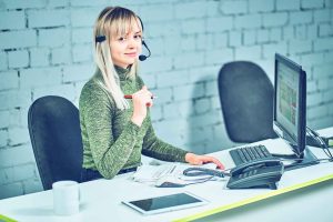 Augmentierte Agenten: Der hilfreiche KI-Kollege Augmentierte Agenten: Der hilfreiche KI-Kollege