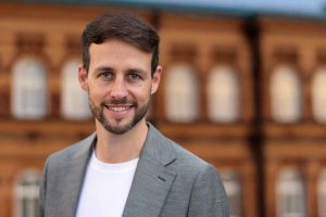 Virtuelle Kund*innen: So verändert KI das Marketing Virtuelle Kund*innen: So verändert KI das Marketing | Yvo Richner, Senior Managing Consultant AI bei elaboratum
