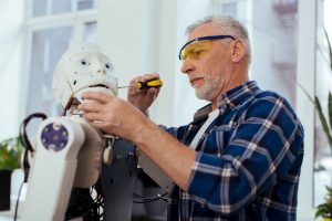 Menschliche Expertise bleibt trotz KI-Wachstum entscheidend Menschliche Expertise bleibt trotz KI-Wachstum entscheidend