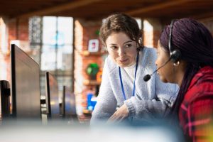 Wie KI Teams im Kundencenter verändern kann Wie KI Teams im Kundencenter verändern kann