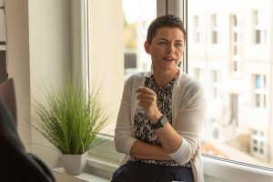 Erstkontakt zählt: Was Kunden wirklich zufrieden macht | Maribel Pietzner als Praktikerin