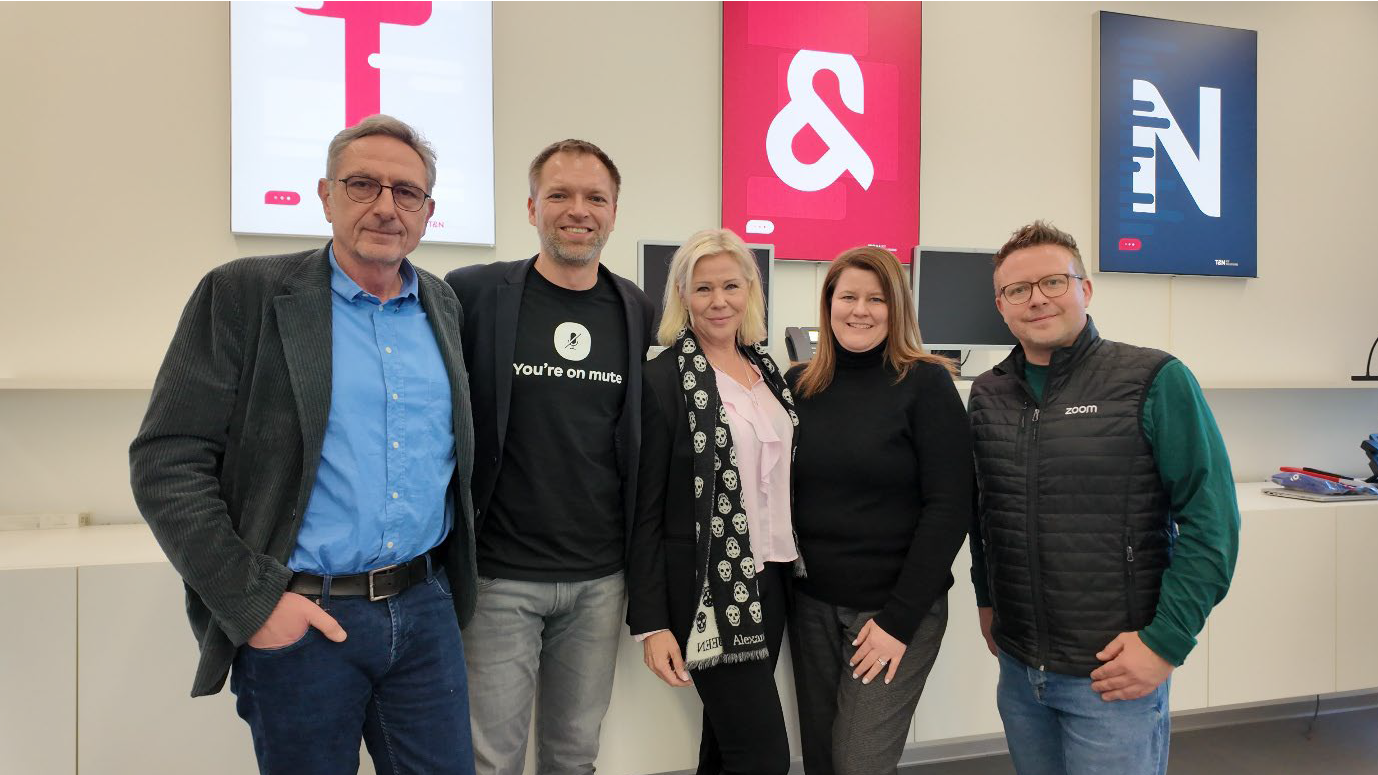 Führungswechsel und Neuausrichtung bei T&N | v.l.n.r Martin Puntigam (Zoom), Sebastian Menke (Kern&Stelly Medientechnik GmbH), Nadja Risse (WTG), Emma Page (T&N), Dominic Paulsen (Zoom)