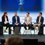 Das war das Swiss Customer Relations Forum 2026 | v.l.n.r Meike Tarabori (Chefredaktorin cmm360), Andrea Rizzi (Head of Solution Engineering, Microsoft Switzerland), Paul Wiedmeier (AI Enterprise Sales Leader, DACH & EMEA) und Dr. Evangelos Avramakis (Swiss Re)