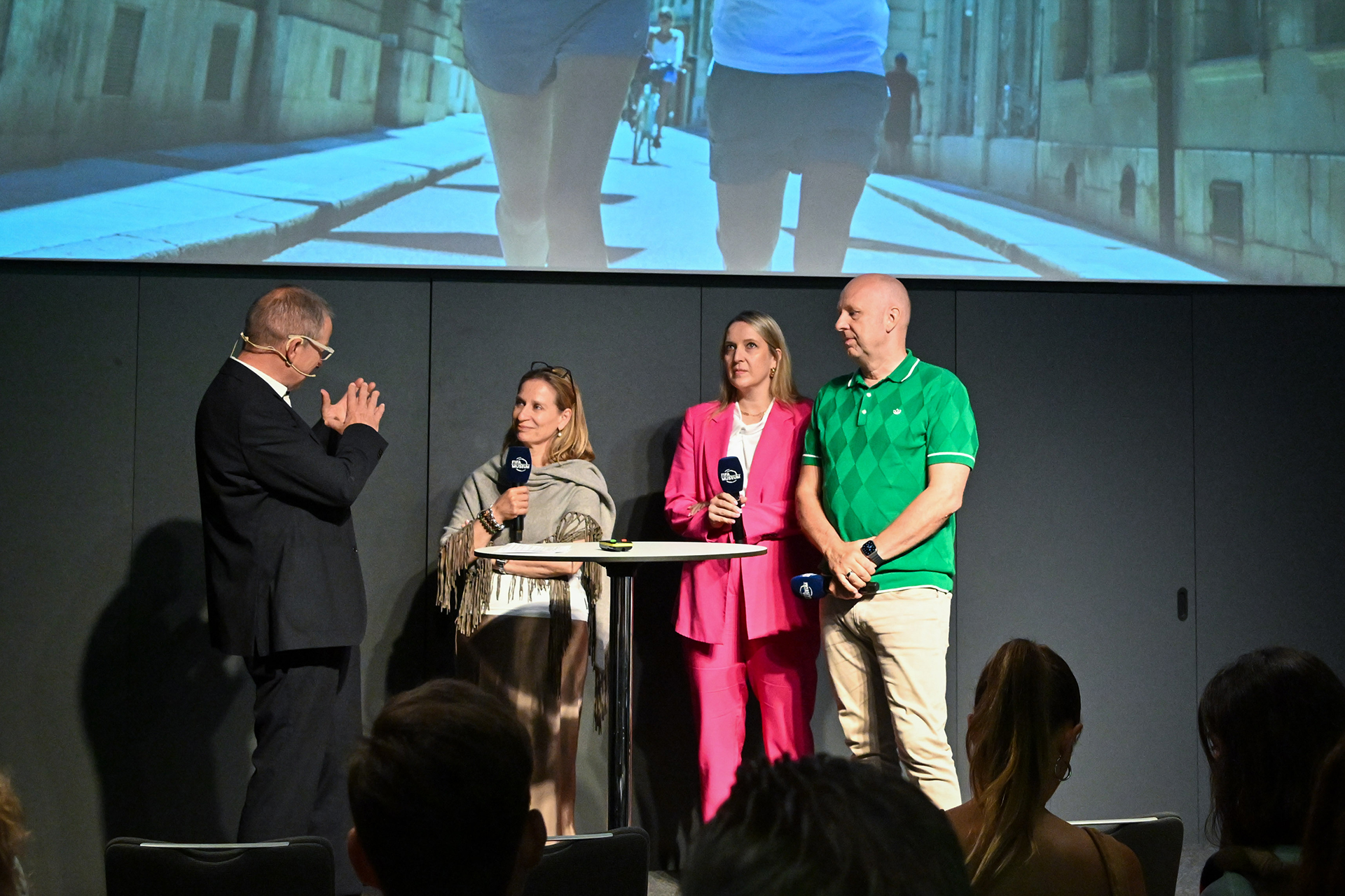 Sporttourismus wird zum strategischen Erfolgsfaktor Sporttourismus wird zum strategischen Erfolgsfaktor | Barbra Steuri-Albrecht, Leiterin Switzerland Convention & Incentive Bureau, Schweiz Tourismus Eva Egger, Head of Market Schweiz, Österreich Werbung Oliver Rau, Geschäftsführer Bremen Tourismus, Wirtschaftsförderung Bremen WFB