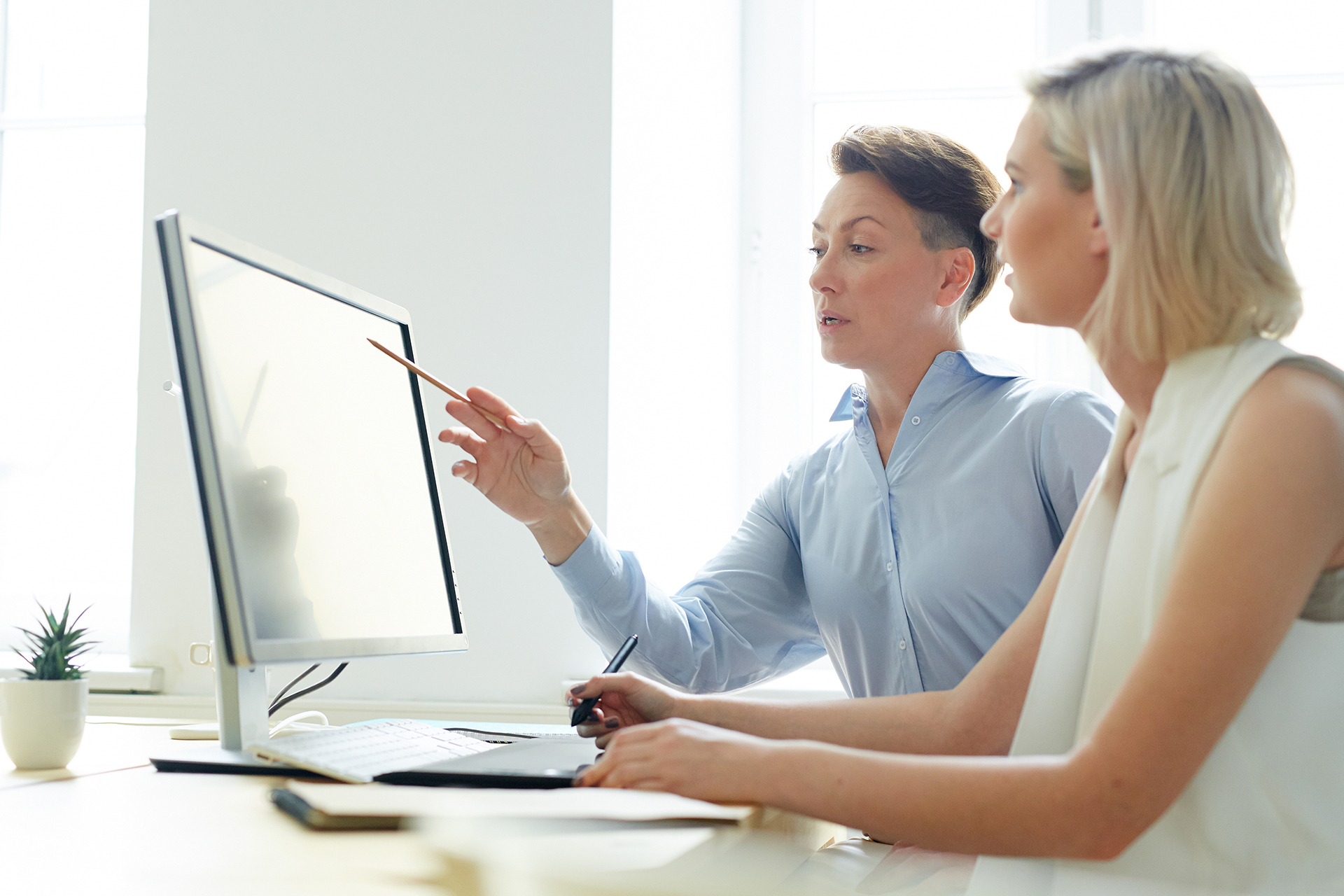 KI in der CX: Warum der Mehrwert nicht beim Tool beginnt KI in der CX: Warum der Mehrwert nicht beim Tool beginnt