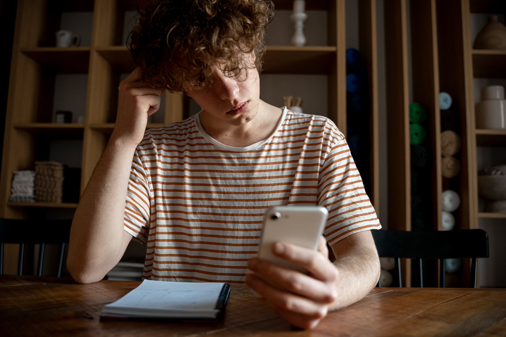 Warum Anrufe Stress auslösen – und Chatbots helfen können Warum Anrufe Stress auslösen – und Chatbots helfen können