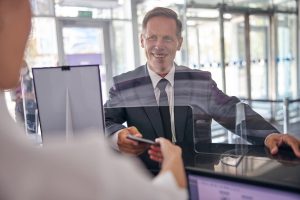 Warum Banken beim ersten Kundenschritt handeln müssen