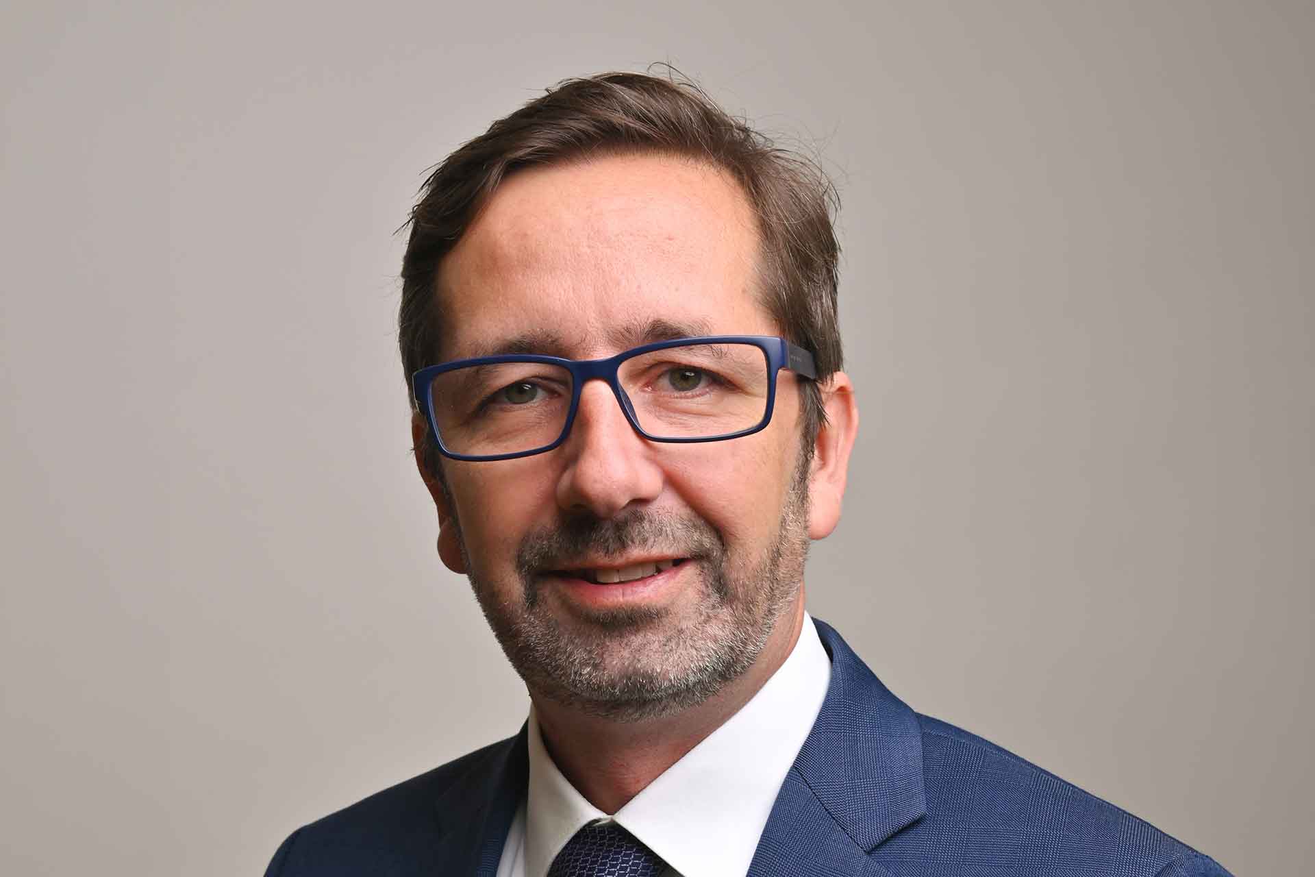 Die Rolle von Agentic AI im Service Public Raphael Raetzo, Leiter der Abteilung Regionale Arbeitsvermittlung im Amt für Arbeitslosenversicherung des Kantons Bern