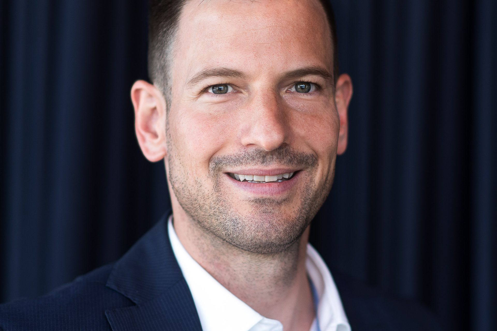 Urs, Mäder, CEO, aiaibot