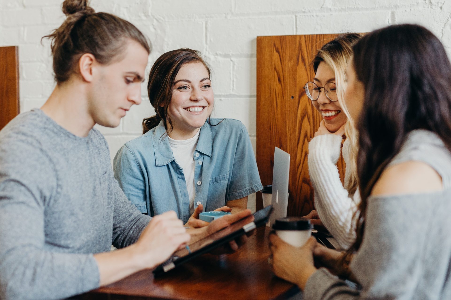 Mehr Eigenverantwortung für die Mitarbeiter mit einem cleveren WEM-Ansatz, Calabrio, Photo by Brooke Cagle on Unsplash