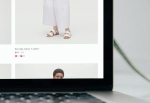 Fachhandelsmarke für Sportartikel punktet mit Oracle Mobile Retail Solutions, Photo by Charles Deluvio on Unsplash