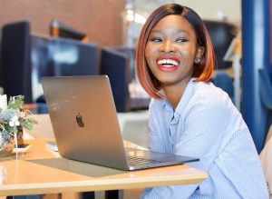 Wissensmanagement: Was sollte eine Lösung können?, Sybit, SAP, NTT, Photo by Joyce Busola on Unsplash