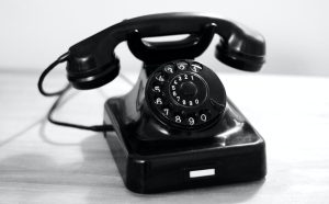 Die Zukunft der effizienten Kommunikation: Cloud-Telefonie, Photo by Katrin Hauf on Unsplash