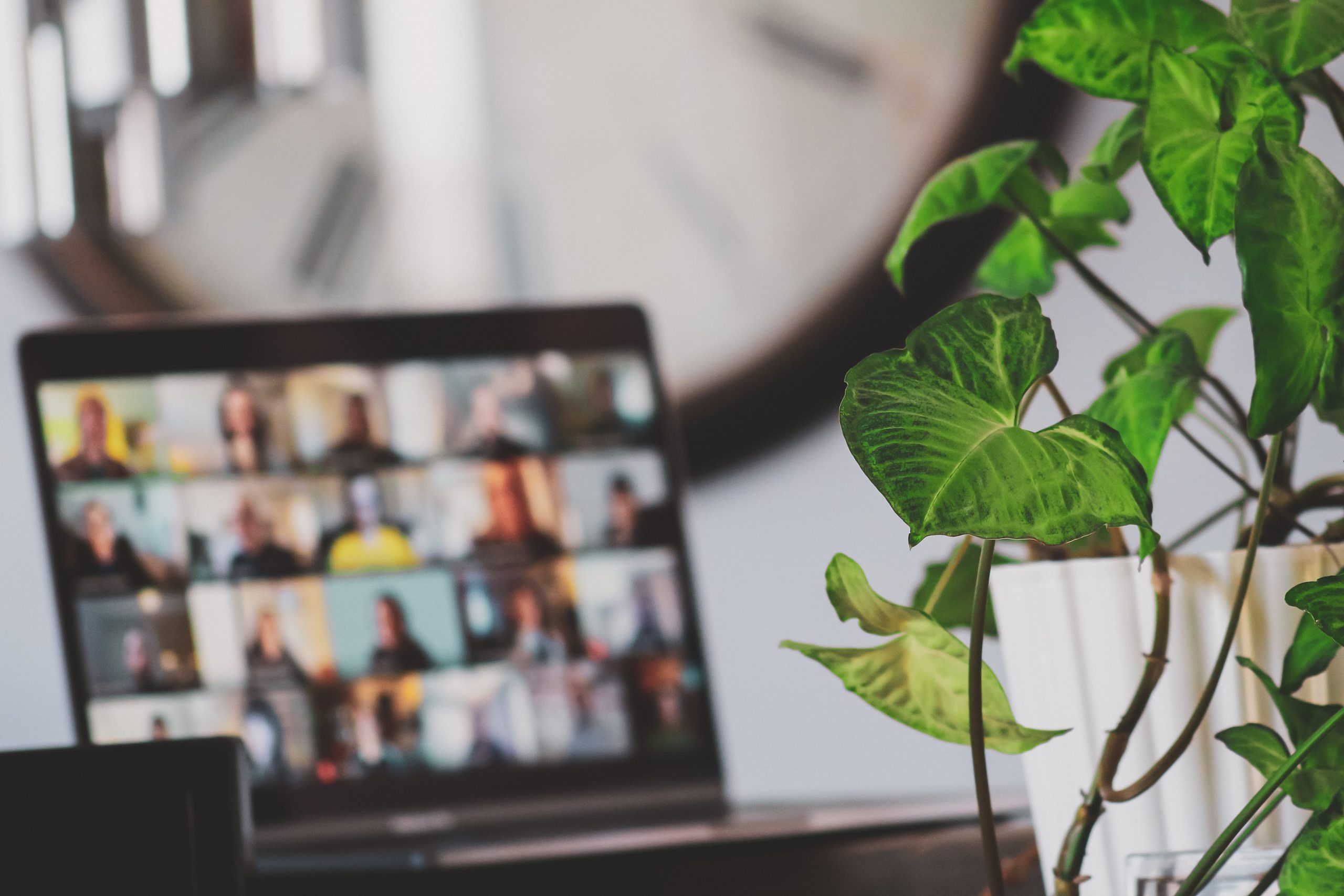 Studie: Unternehmens-IT im Spagat zwischen Troubleshooting und Wohlbefinden, Photo by Sigmund on Unsplash
