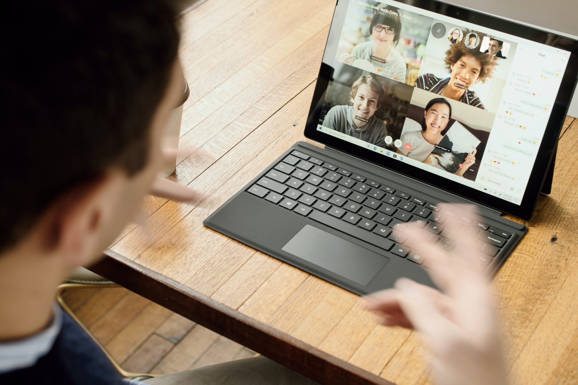 ASC gibt Recording Integration für Webex Meetings by Cisco bekannt, Photo by Surface on Unsplash